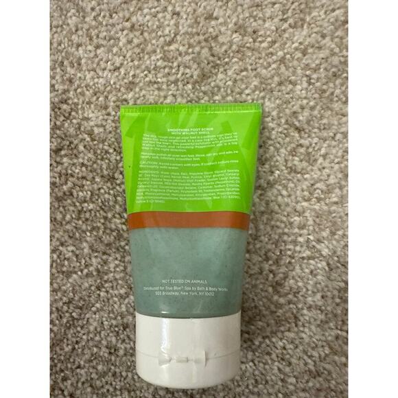 Bath and Body Works True Blue Spa Walnut Shell Smoothing Foot Scrub, 4 oz. - Picture 4 of 5